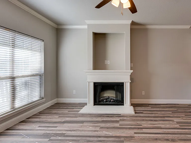 5509 Soledad Dr — Photo 3