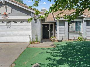 E 38656th St, Palmdale, CA 93550