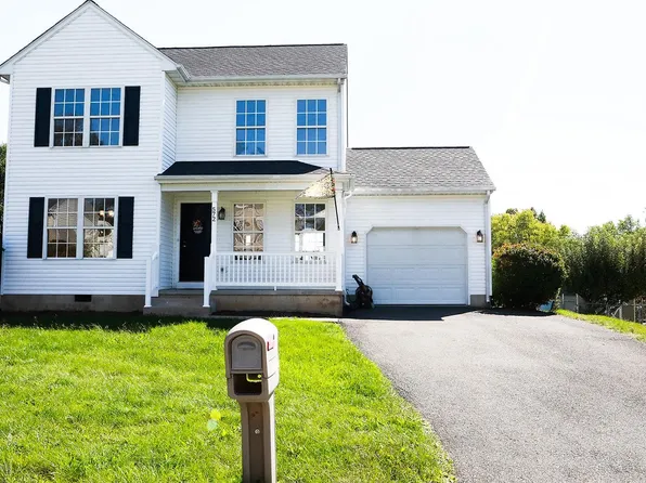 572 Edwardian Ln, Waynesboro, VA 22980