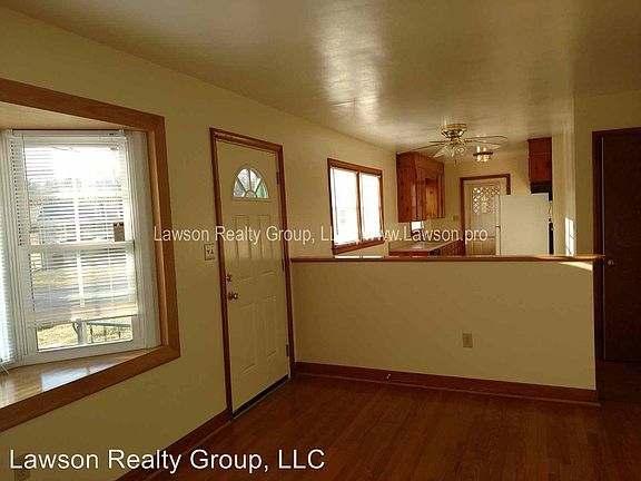 4th image of 2820 Arrington Dr NE