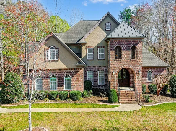 6548 Robin Hollow Dr, Mint Hill, NC 28227