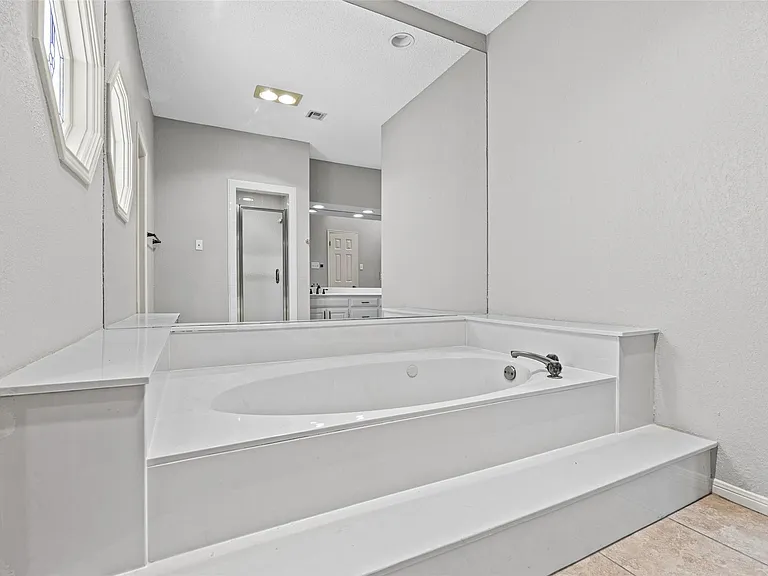 114 Paragon Ct — Photo 17