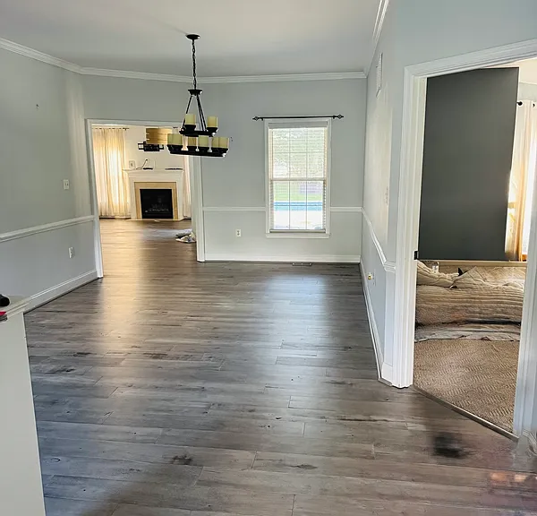 Dining room Masterbedroom to the right