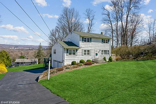 126 Linden Ln Photo 1