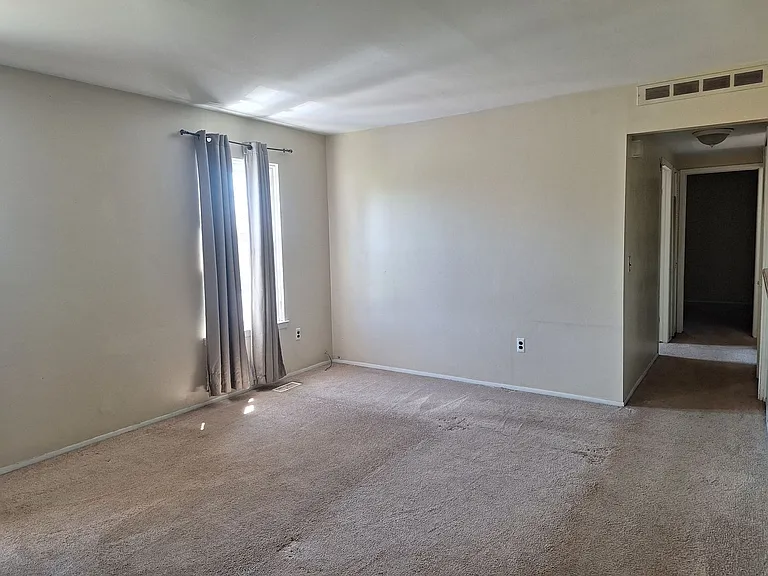 22649 Martin Rd — Photo 4