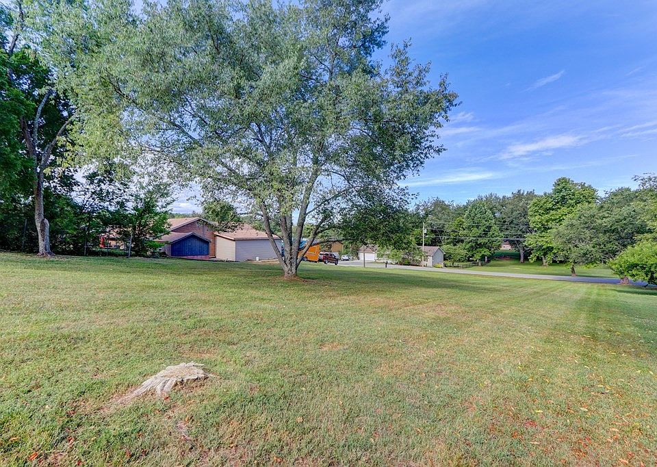 2nd image of 13 Huntington Ln Lot 13