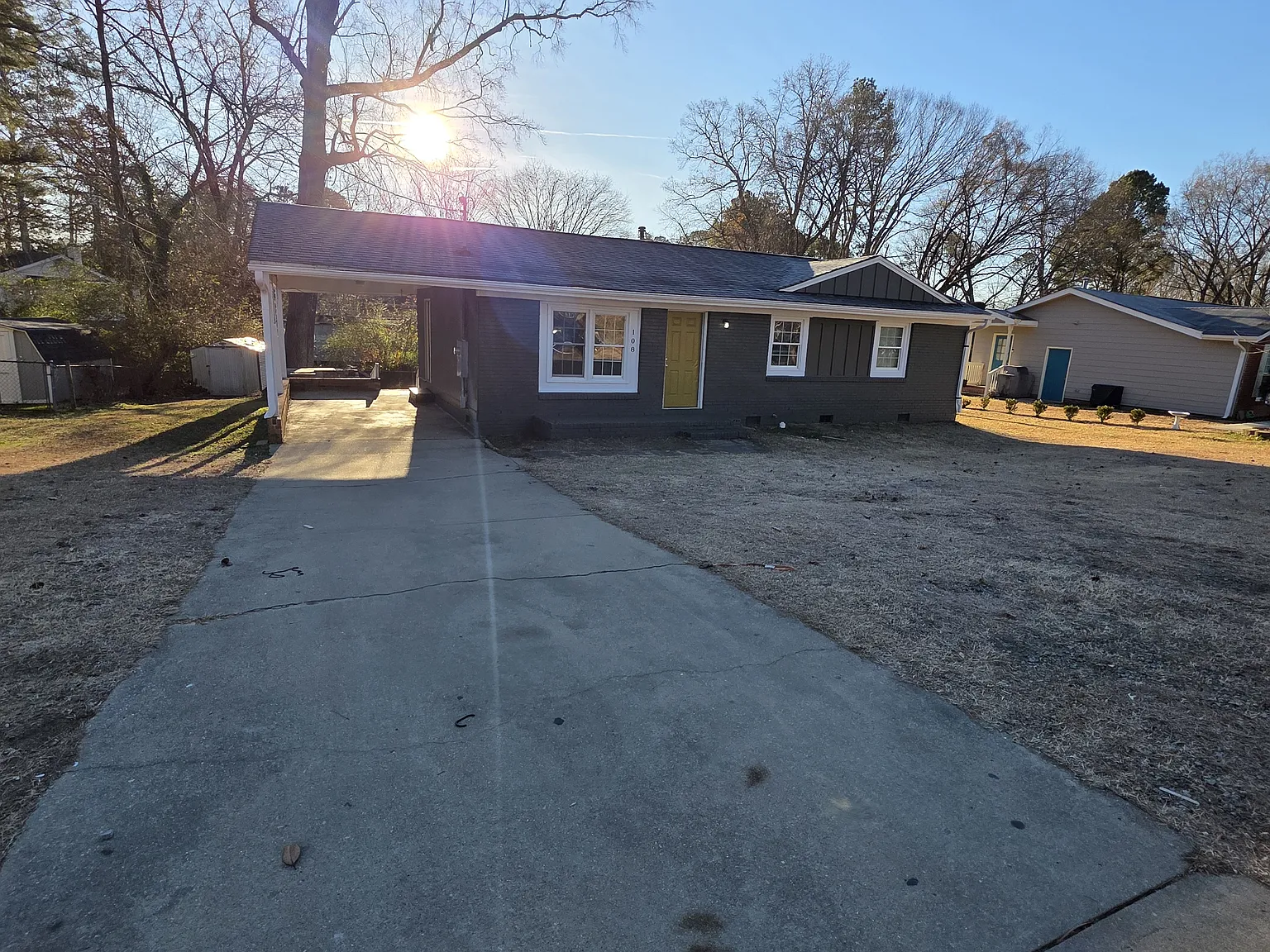3 bed, 1008 sqft, $1,900 — Photo 2