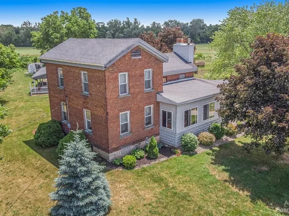 14425 Stowell Rd, Dundee, MI 48131
