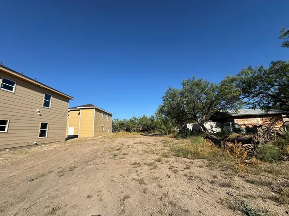 2856 Barrera St, Eagle Pass, TX 78852