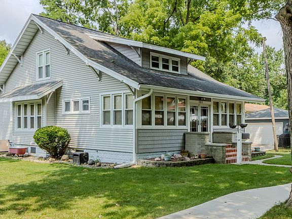 2nd image of 207 Weston St