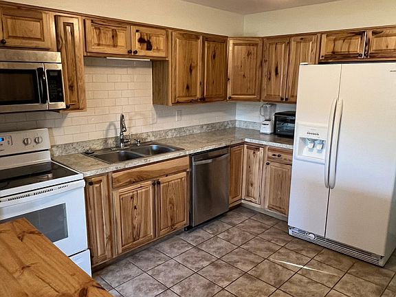5th image of 955 Kinzel Dr