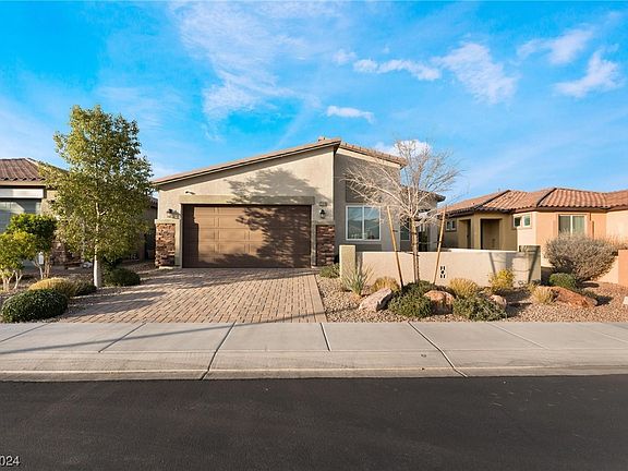 2nd image of 2104 Del Aqua Ave