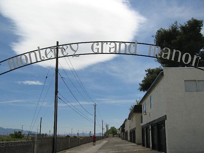 Monterey Grand Manor on Harmon/ blocks  from the strip
