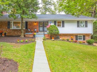 7902 Falstaff Rd, Mc Lean, VA 22102