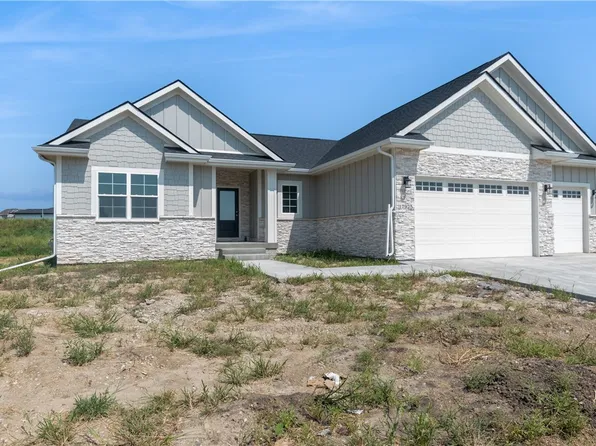 17925 Creekside Dr, Clive, IA 50325