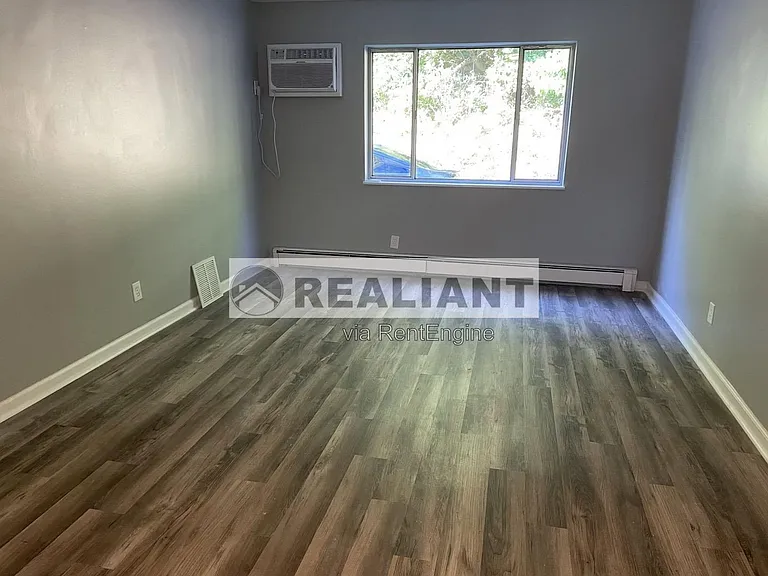 2521 Warren St #7 — Photo 4