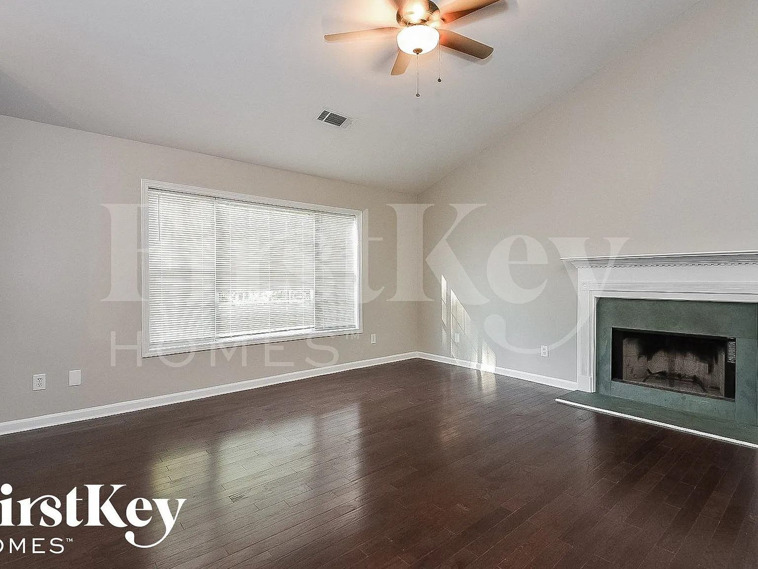 4 bed, 3.0 bath, 2044 sqft, $2,715 — Photo 4