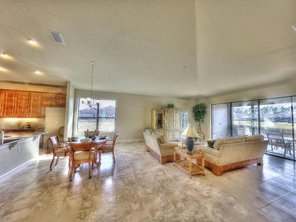 3rd image of 663 S Lake Dr
