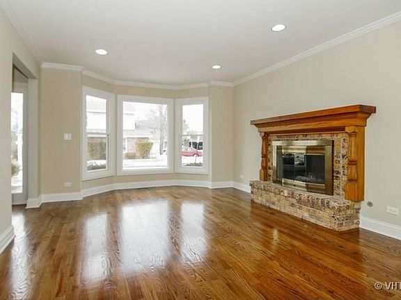 3rd image of 1040 Aspen Ct