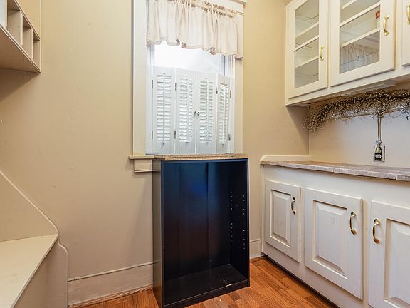 4th image of 387 Pittstown Rd #1