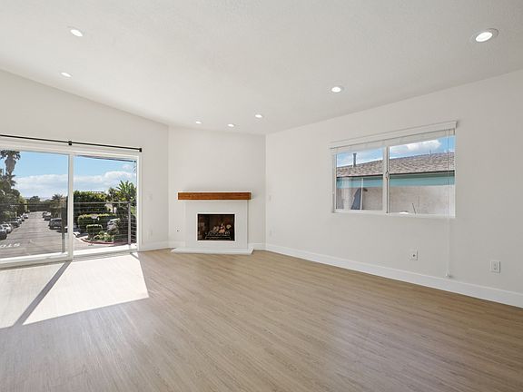 5th image of 25051 La Cresta Dr APT A