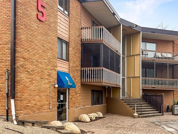 3rd image of 5440 Three Points Blvd APT 513