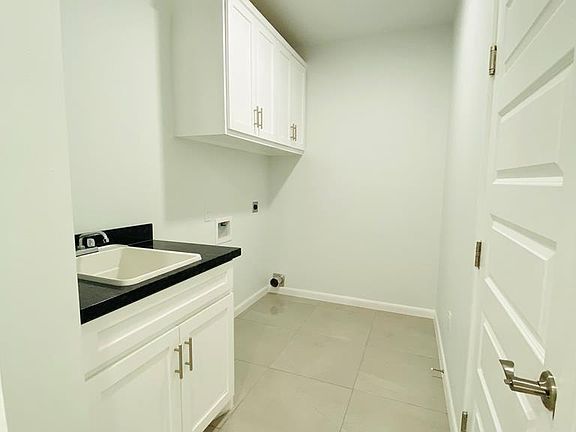 5th image of 7602 Agave Ave