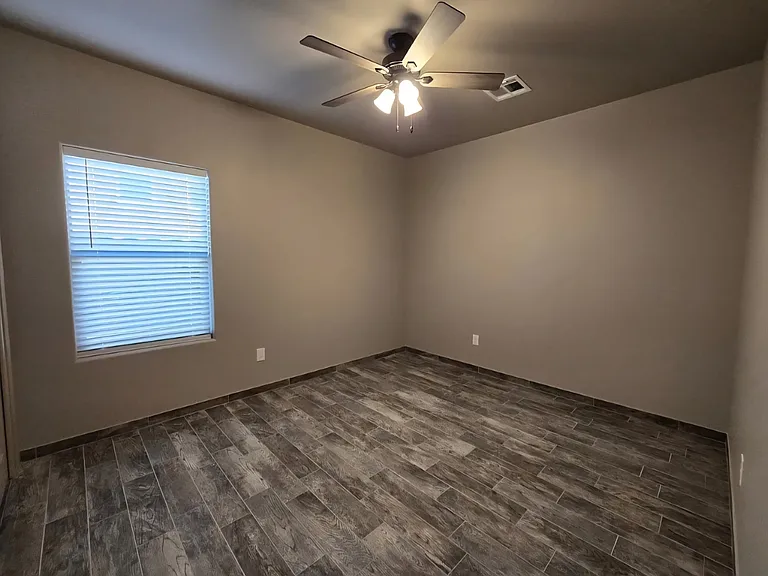 1119 Sendero Dr — Photo 10