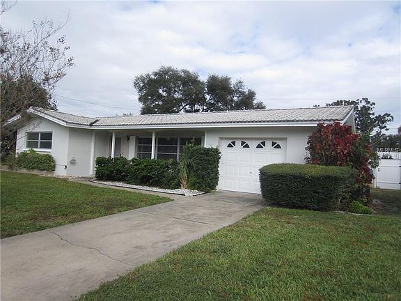3rd image of 561 E Lake Dr