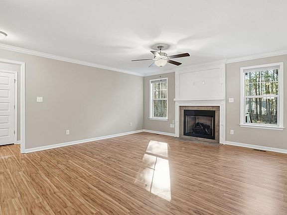 5th image of 240 Ridge Dr