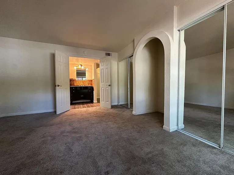 2422 Larkspur Ln #221 — Photo 14