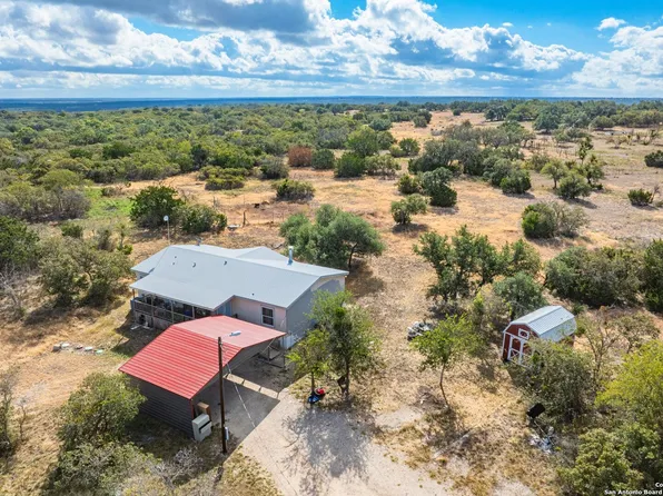 398 Sky Harbor, Mountain Home, TX 78058