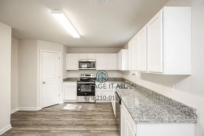 750 Shallowford Rd — Photo 15