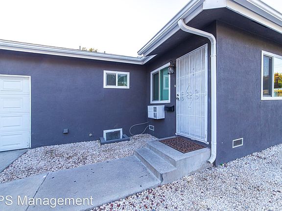 2nd image of 246 E 47th St