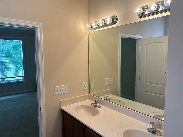 98 Verrazano Pl — Photo 13