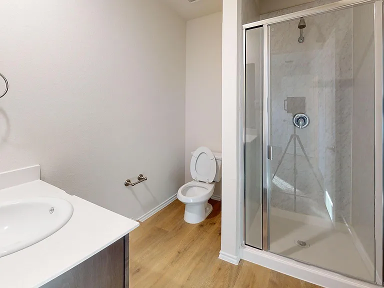 3941 Oak Creek Cir — Photo 13