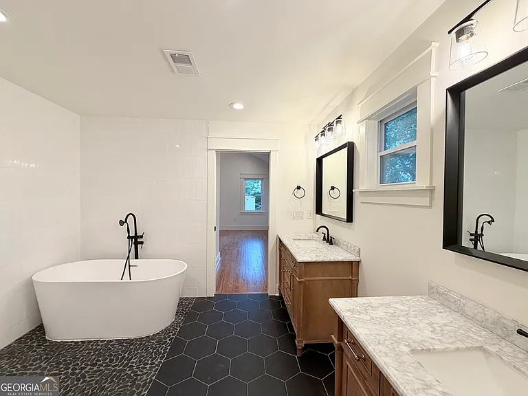 3300 Ridgecrest Rd SE — Photo 10