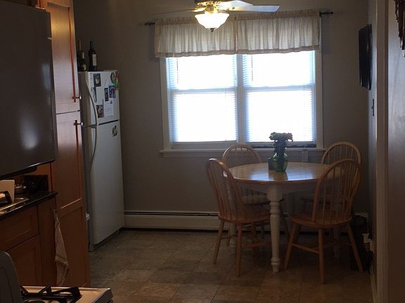 Eat in area in kitchen