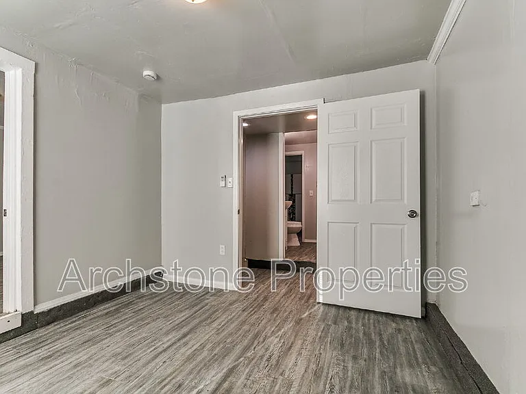 1233 N Grand Blvd — Photo 24