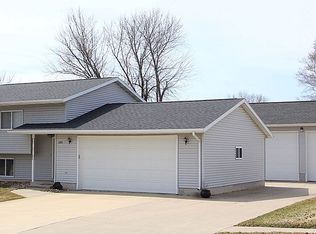1525 Plain View Rd, Ely, IA 52227