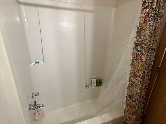 4th image of 55 N Oak St #7