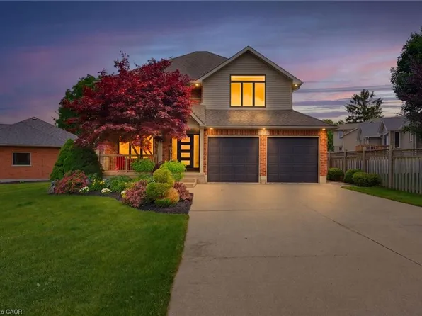 9 Burnside Dr, North Dumfries, ON N0B 1E0