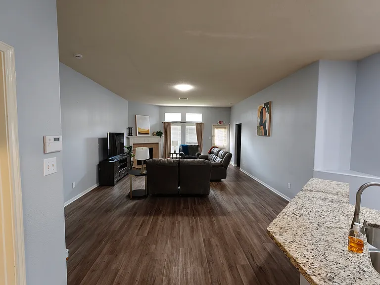 14123 Curry Creek Ln — Photo 32