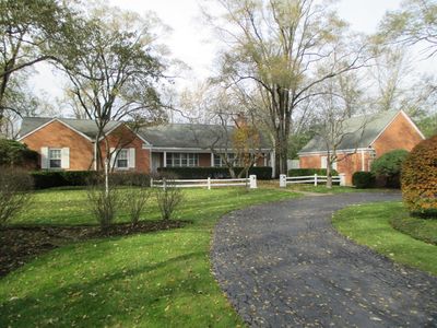 210 Coach Rd, Northfield, IL, 60093