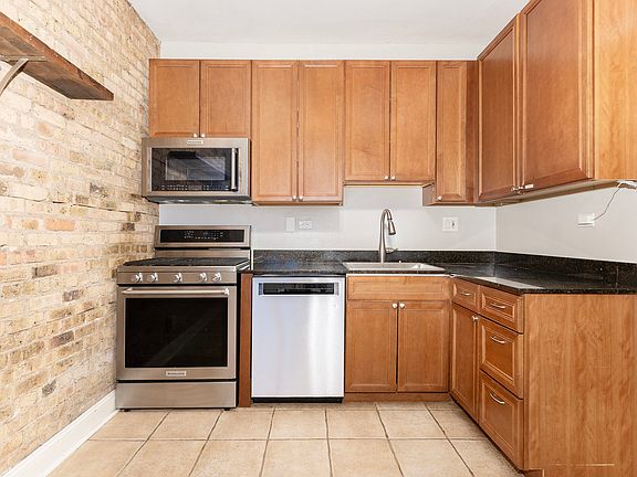 4th image of 3505 N Lakewood Ave #1