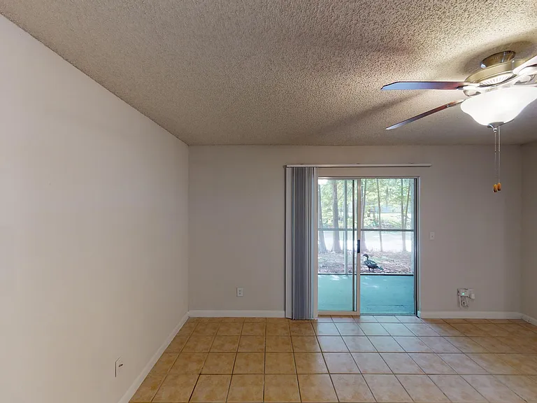 Altamira Place Apartment Homes — Photo 136