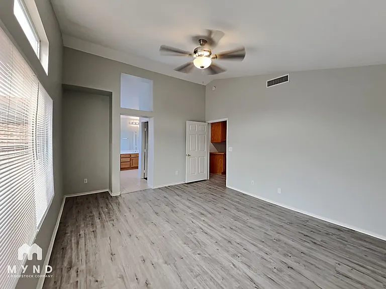 245 Farlin Cir — Photo 16