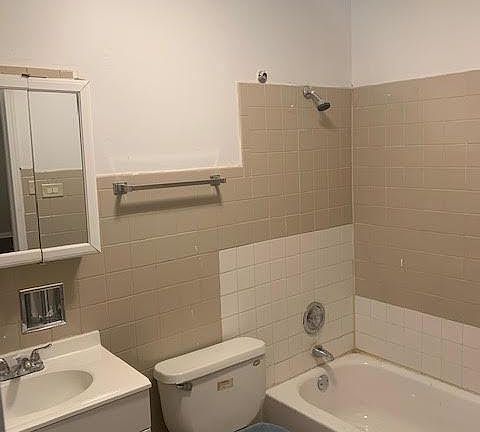 5th image of 5117 S Western Blvd #2D7
