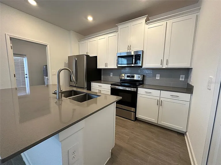 3118 Addison Blvd — Photo 5