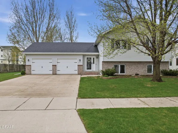 3473 28th Ave S, Grand Forks, ND 58201